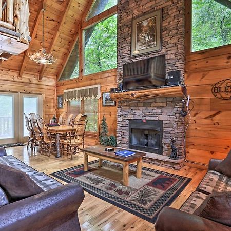 Pigeon Forge Getaway With Covered Patio And Hot Tub! Bagian luar foto
