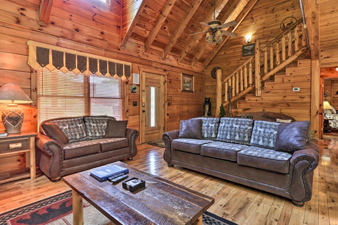 Pigeon Forge Getaway With Covered Patio And Hot Tub! Bagian luar foto
