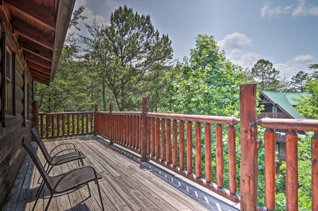 Pigeon Forge Getaway With Covered Patio And Hot Tub! Bagian luar foto