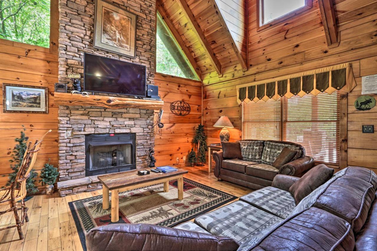 Pigeon Forge Getaway With Covered Patio And Hot Tub! Bagian luar foto