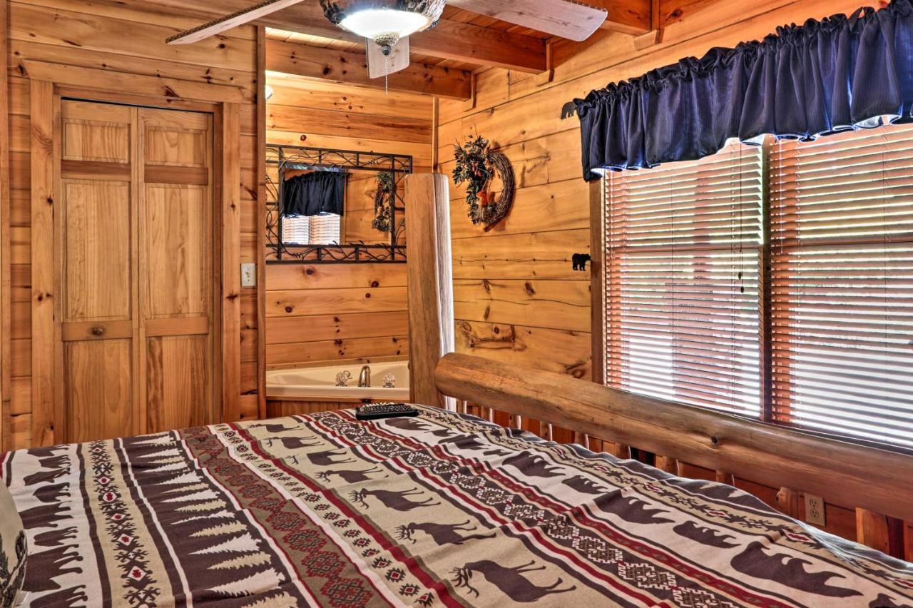 Pigeon Forge Getaway With Covered Patio And Hot Tub! Bagian luar foto