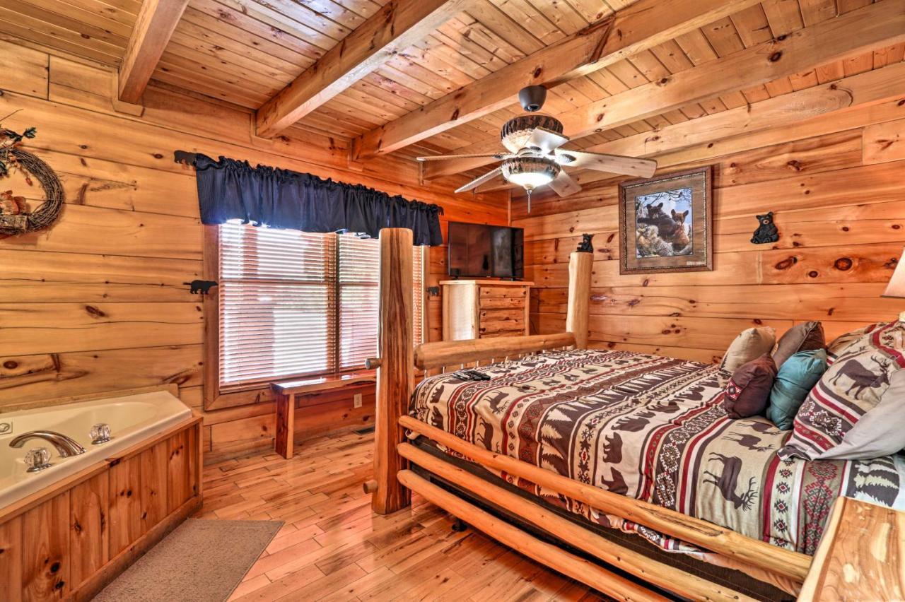 Pigeon Forge Getaway With Covered Patio And Hot Tub! Bagian luar foto