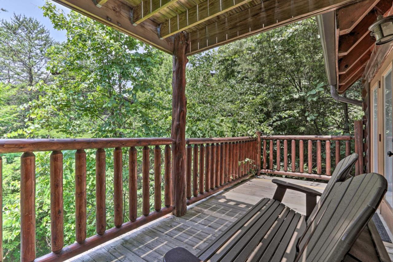 Pigeon Forge Getaway With Covered Patio And Hot Tub! Bagian luar foto