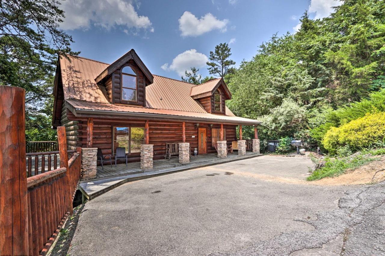 Pigeon Forge Getaway With Covered Patio And Hot Tub! Bagian luar foto